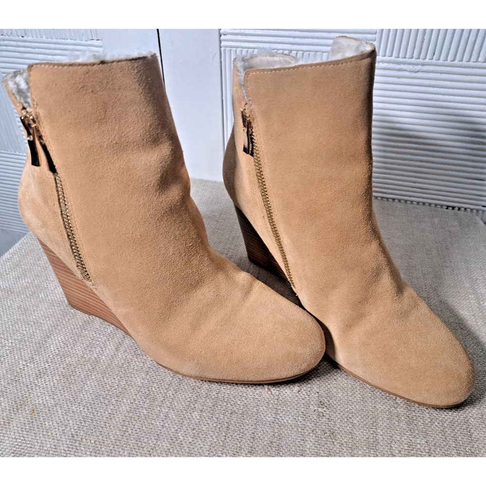 Saks Fifth Avenue Bootie Size 9.5 Beige Suede Zipper Tan Sherpa Lined Wedge